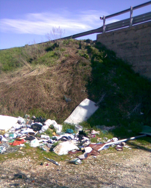 Discariche-abusive-10-640x800